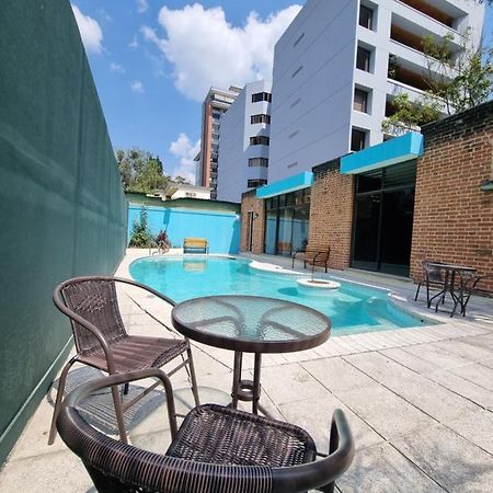 Central 10 Boutique Hostel Guatemala City Bagian luar foto