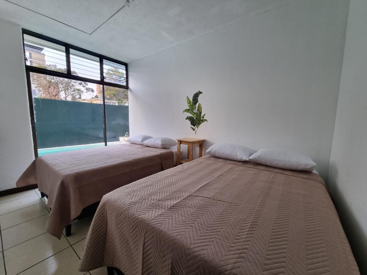 Central 10 Boutique Hostel Guatemala City Bagian luar foto