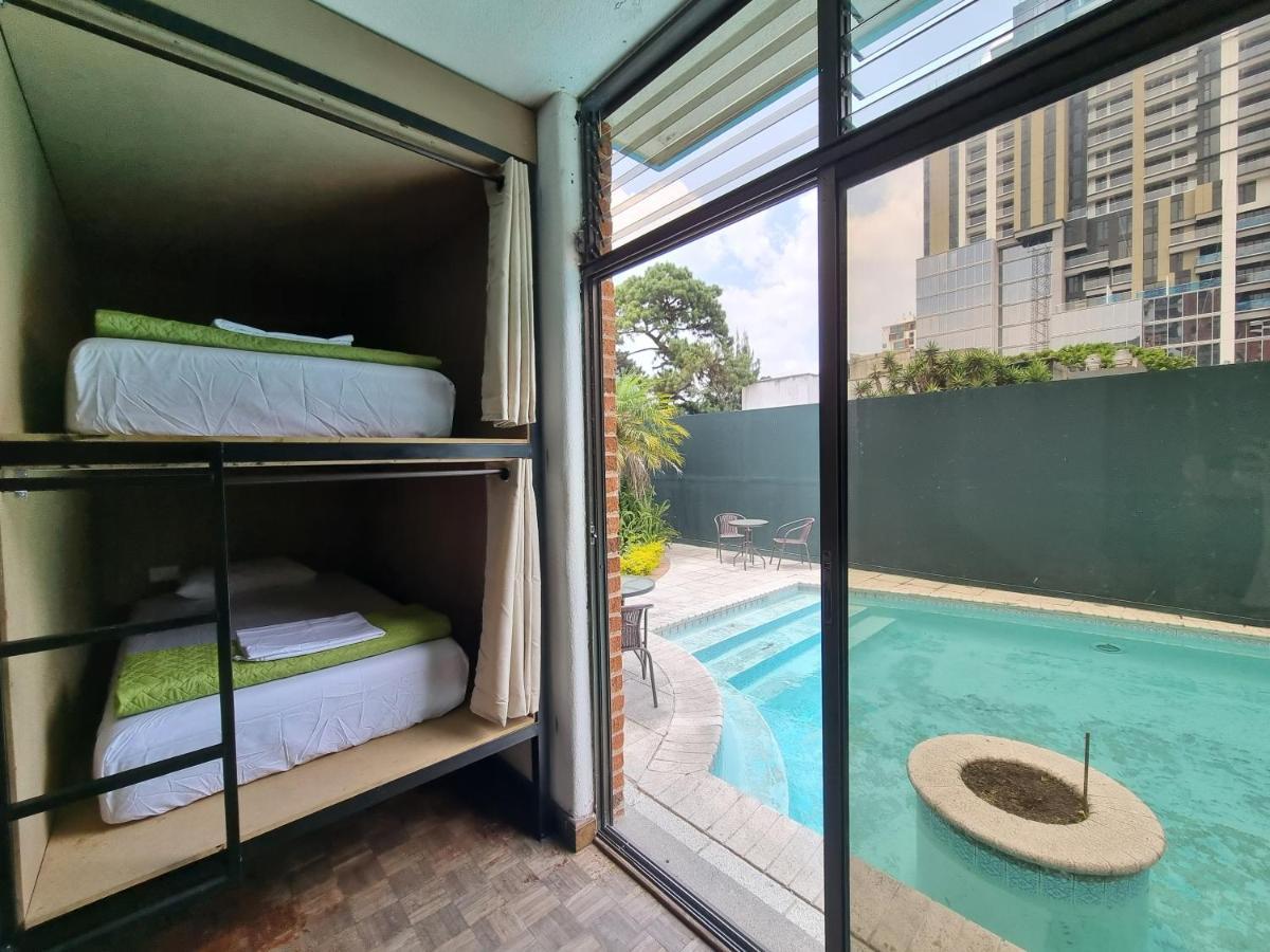 Central 10 Boutique Hostel Guatemala City Bagian luar foto
