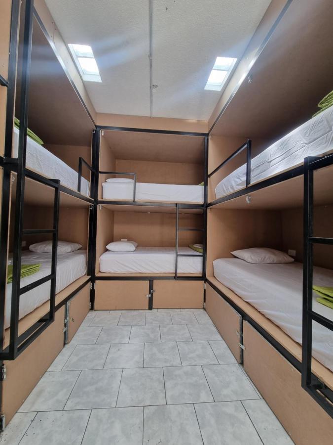 Central 10 Boutique Hostel Guatemala City Bagian luar foto