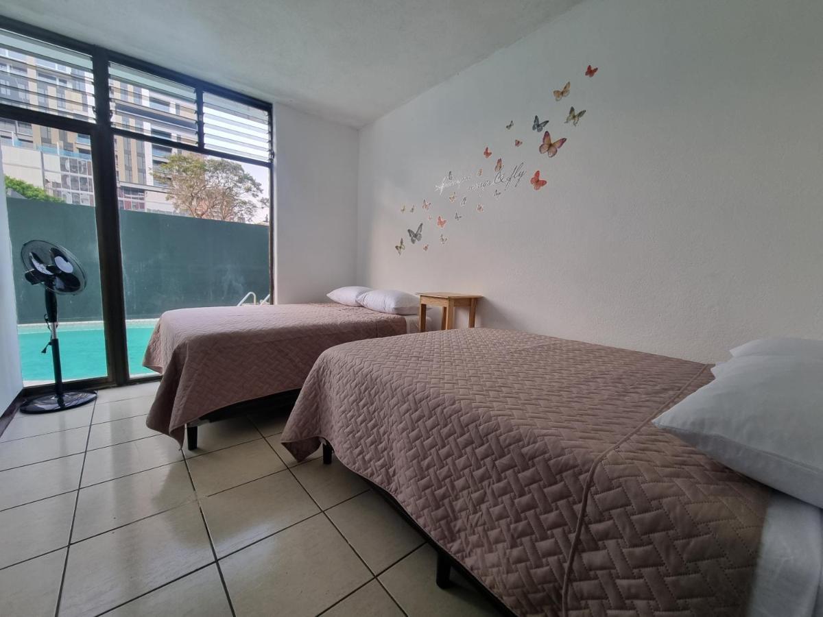 Central 10 Boutique Hostel Guatemala City Bagian luar foto