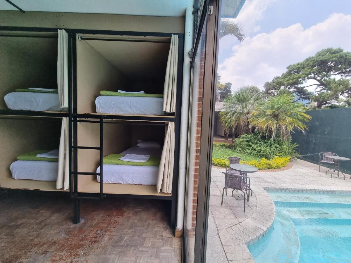 Central 10 Boutique Hostel Guatemala City Bagian luar foto