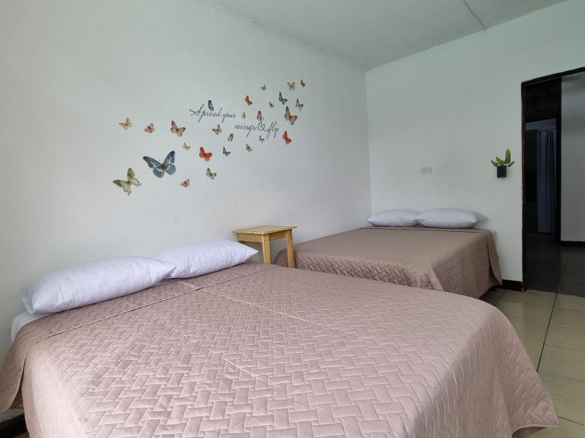 Central 10 Boutique Hostel Guatemala City Bagian luar foto