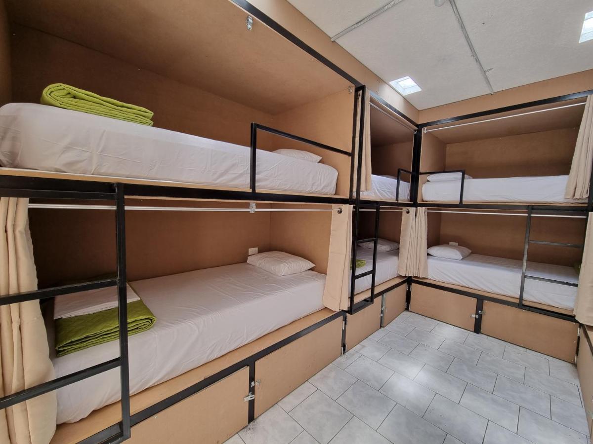 Central 10 Boutique Hostel Guatemala City Bagian luar foto