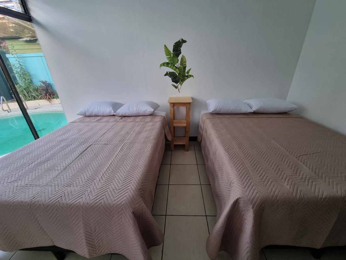 Central 10 Boutique Hostel Guatemala City Bagian luar foto