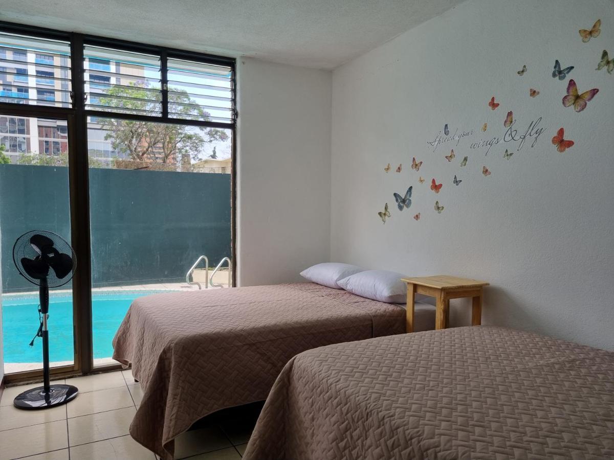 Central 10 Boutique Hostel Guatemala City Bagian luar foto