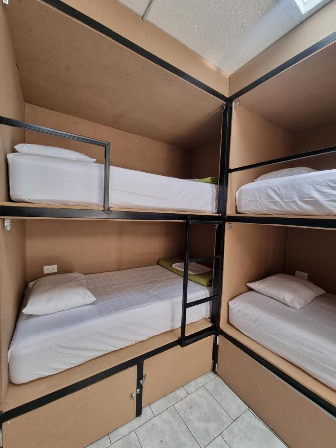 Central 10 Boutique Hostel Guatemala City Bagian luar foto